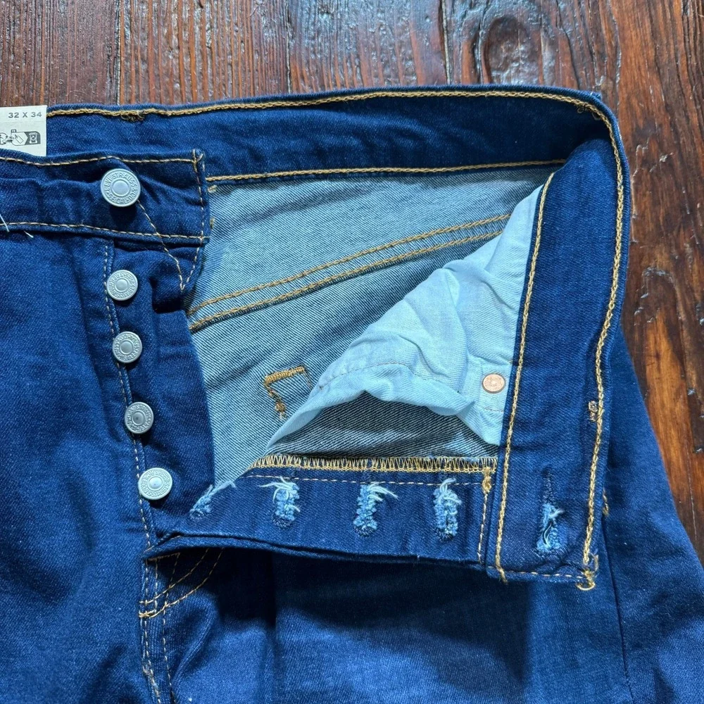 Levis 501 Jeans Mens 32x34 Blue Faded Straight Leg Button Fly‎ Whiskers NWT